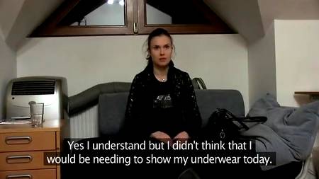 Русская ищет работу для своей пилотки