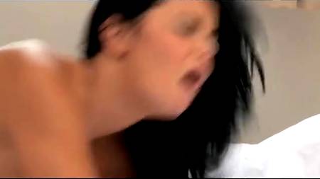 Секс и стоны грудастой девочки