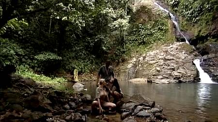 Анальная ебля у роскошного водопада