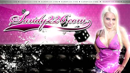 Дед Мороз пробует новых Снегурочек в их дырки