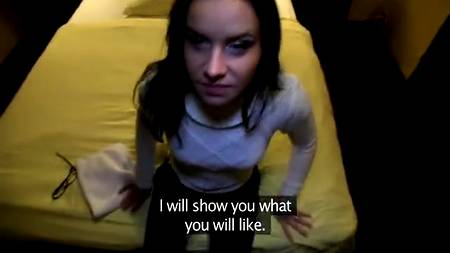 Лобок очкастой милашки в сперме