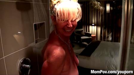 Ебля с сочной, старой клячей