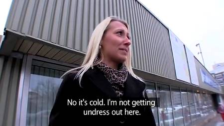 Красотка не устояла перед внушительной суммой денег