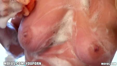 Милая блондинка устроила первоклассный отдых ее мужику