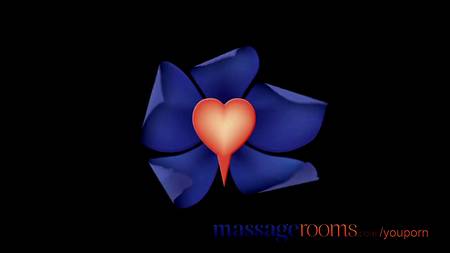 Массажистка надоила спермы