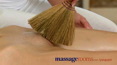 Массажистка оказалась лесбиянкой