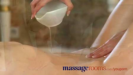 Массажистка оказалась лесбиянкой