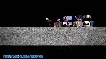 Смельчак трахнул блондинку в общественном сортире