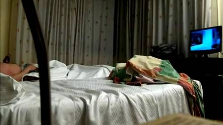 Толстая горничная переспала с симпатичным клиентом отеля