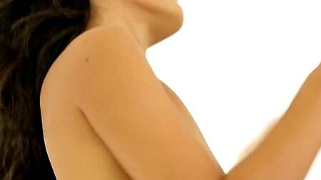 Влюбленная пара не может приготовить обед, ведь им хочется ебаться