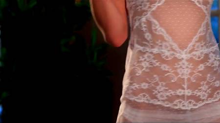 Неоспоримой красоты Tiffany Thompson классно мастурбирует промежность