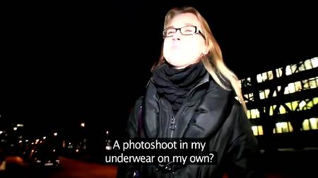 Очкастая получила сперму и деньги