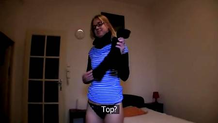 Очкастая получила сперму и деньги