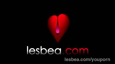 девчонки трутся клиторами