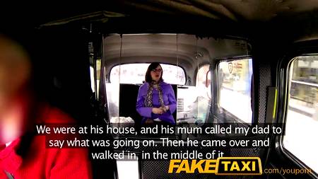 Такист натянул очкастую пассажирку