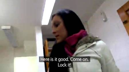 Чешка и оргазм получила, и денег заработала