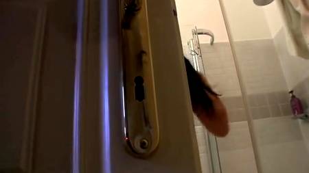 Парень подобрал какую-то бродяжку и поимел ее