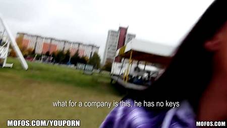 Малышке понравилось трахаться за деньги