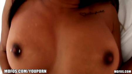 Девочка с пляжа - отличница по минету и траху