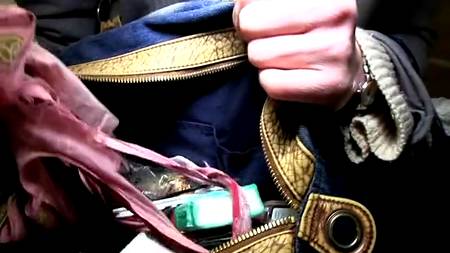 Телка кончила за деньги