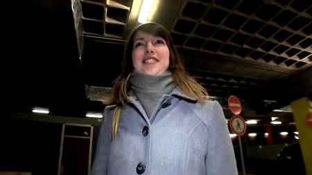 Телка кончила за деньги