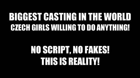 Брюнетка пришла на кастинг и получила оргазм