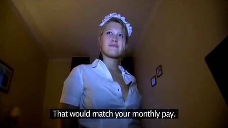 Постоялец удачно натянул горничную