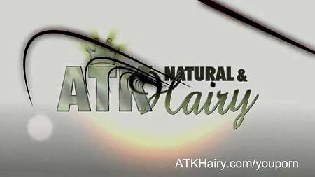 Юная телка невероятно горяча в постели