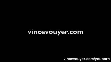 Неформал трахнул блонднку прямо в задницу