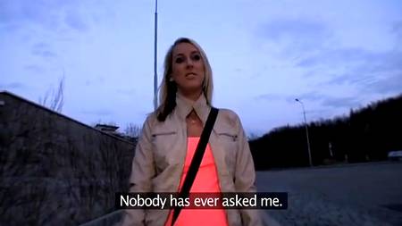 Сладко потрахались ночью в кустах