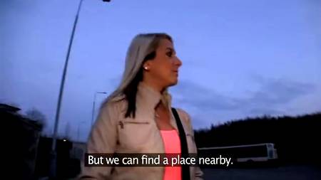 Сладко потрахались ночью в кустах