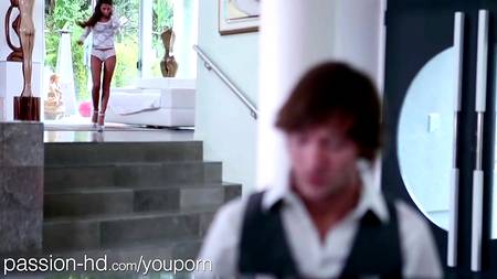 Спортивный любовник встретился с прелестной подружкой