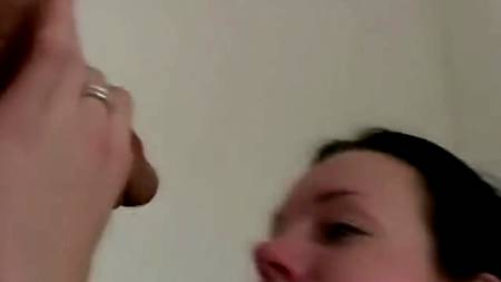 Высосала всю сперму и счастлива