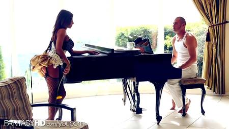 Развратная одежда - залог классного секса