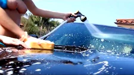 Эротическая автомойка