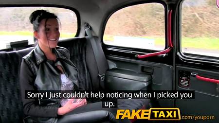 Таксист с большим стволом и телочка с жаркой щелкой