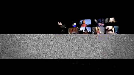 Очкастая фея отдается на столе