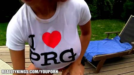 Грудастая девица дала себя от иметь