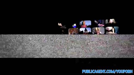 Рыжая телка трахается на парковке