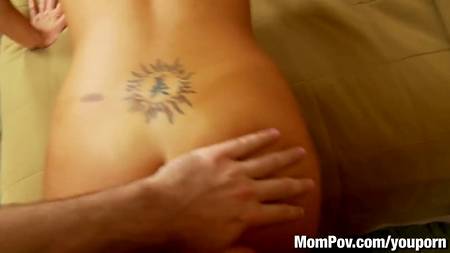 Крепкий любовник натягивает рачком свою прекрасную любовницу