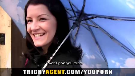 Красотка пришла на кастинг к порно агенту