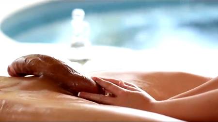 Не просто сходил на массаж, но и трахнул массажистку