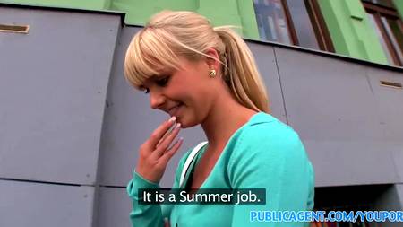 Сперма на клиторе и половых губках девчонки