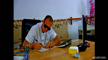 Пластический хирург любит трахаться с новыми пациентками