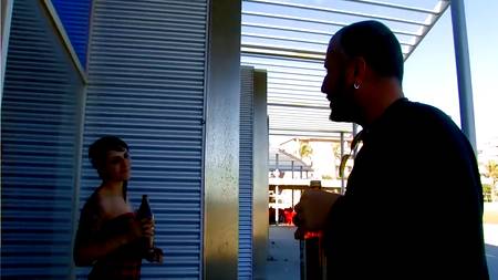 Сама с удовольствием насаживается попой на елду