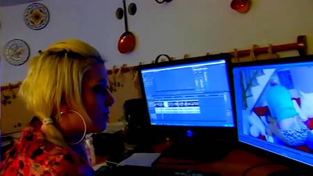 Девушка с тату дала себя оттрахать в зад