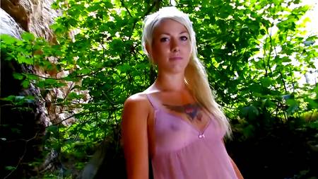 Девушка с тату дала себя оттрахать в зад