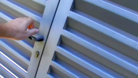 Две брюнетки подставили дырочки для секса