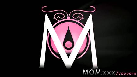 Красиво соблазнила молодую девчонку