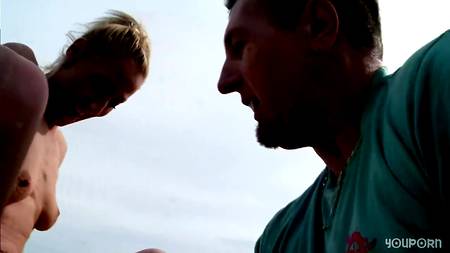 Белокурая бестия обслуживает фотографа